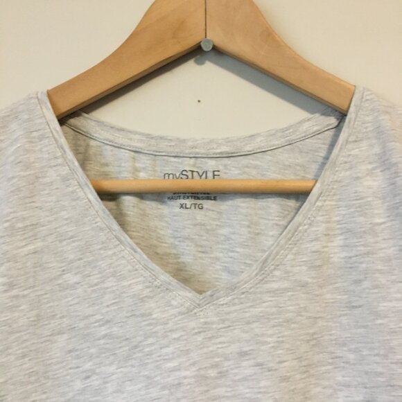 Grey Heathered Cotton V-Neck Stretch Tee - Picture 3 of 13